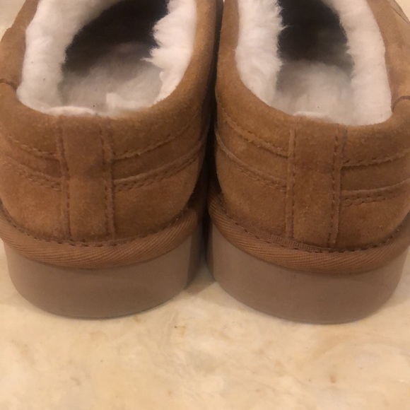 Koolaburra by UGGS Genuine Suede Leather Slippers - Picture 5 of 8